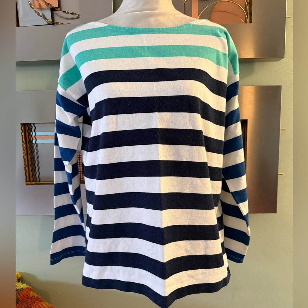 Vineyard Vines top